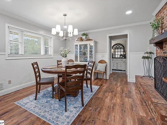 5th image of 323 Saint Paul Rd