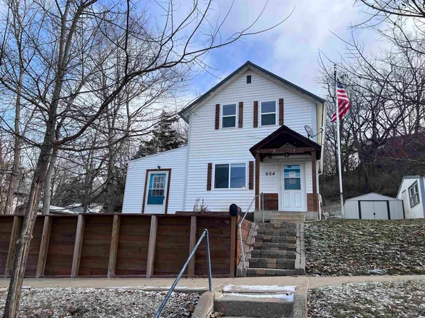 604 Day St, Decorah, IA 52101