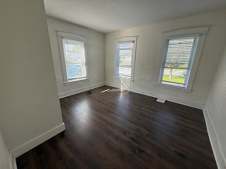 51 Howe St #A — Photo 2