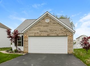 3216 Canyon Bluff Dr, Canal Winchester, OH 43110