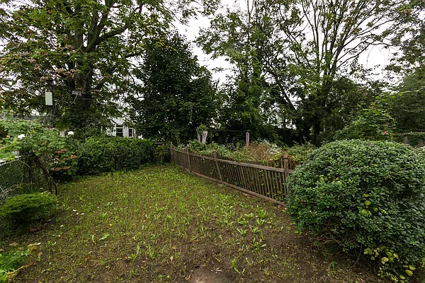 Sold by REMAX Elite | media 5