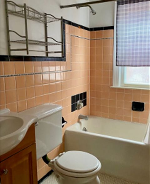 Pleasant bath with tub/shower combination