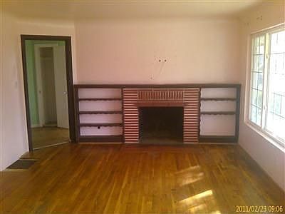 3rd image of 2557 W Monterey Ave