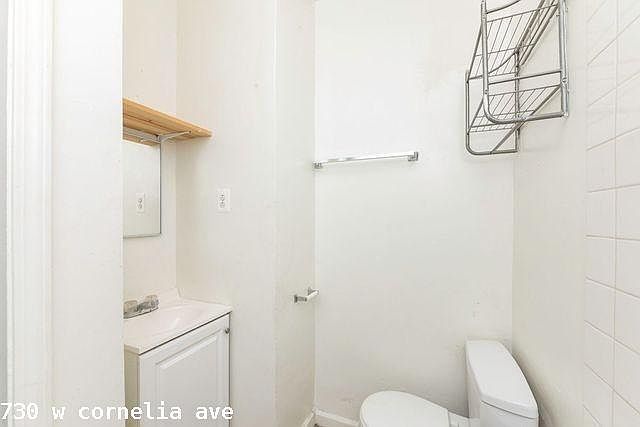 1st image of 730 W Cornelia Ave #621
