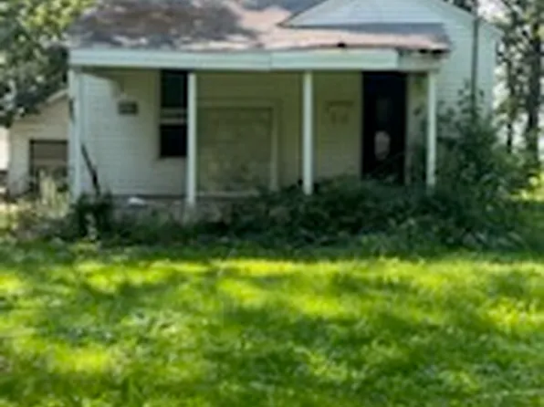1009 Ernest St, Cahokia, IL 62206