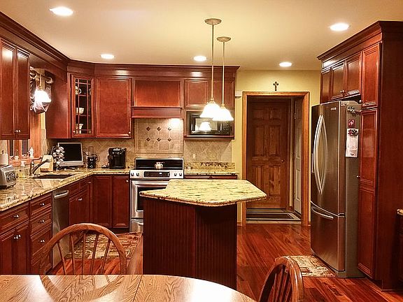 2nd image of 256 Glenvale Rd