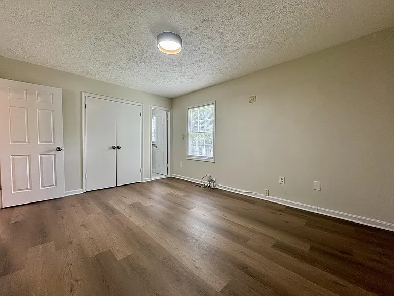 13413 Wisteria Dr — Photo 10