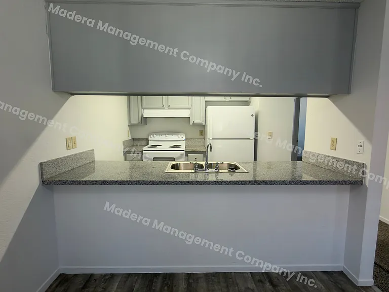 214 Stadium Rd — Photo 4