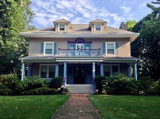 93 5th St, Garden City, NY 11530