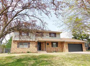1105 W Burnside Dr, Peoria, IL 61614