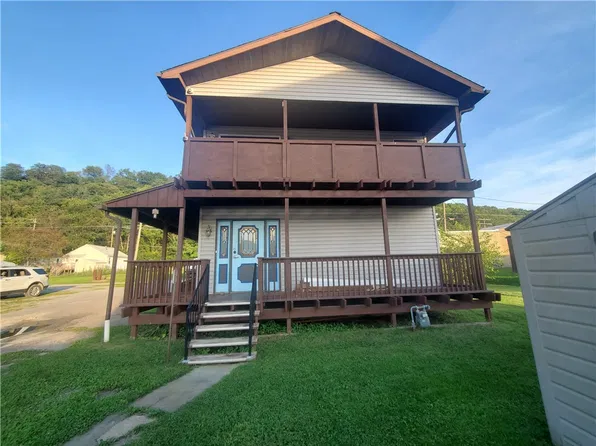 1410 5th Ave, Ford City, PA 16226