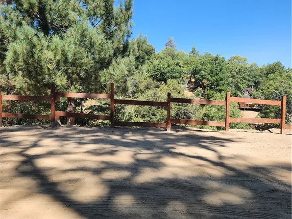 1563 Rockridge Dr #59, Lake Arrowhead, CA 92352