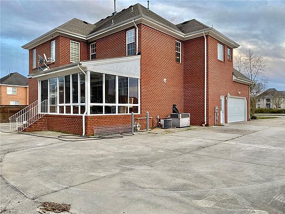 3rd image of 824 Great Marsh Ave