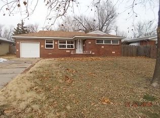 2422 W Manhattan Dr, Wichita, KS 67204