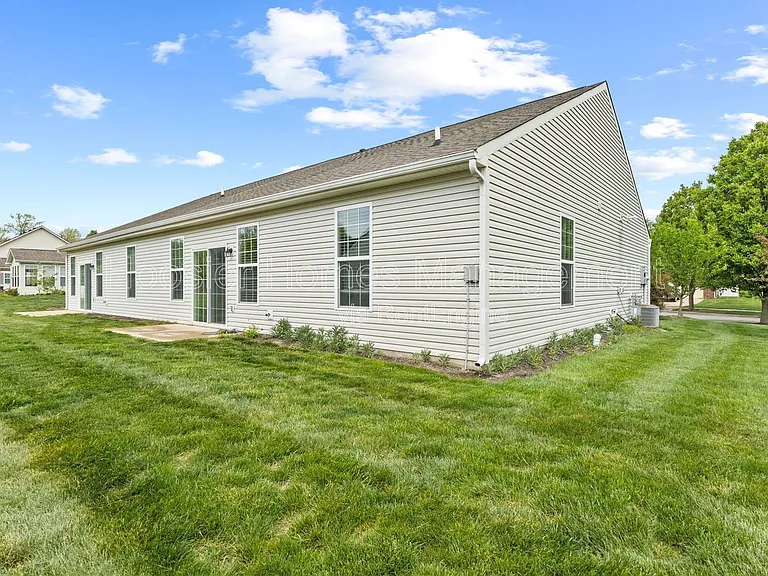 556 Dylan Dr — Photo 28