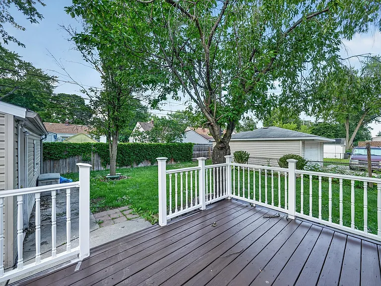 2115 E Hudson Ave — Photo 48