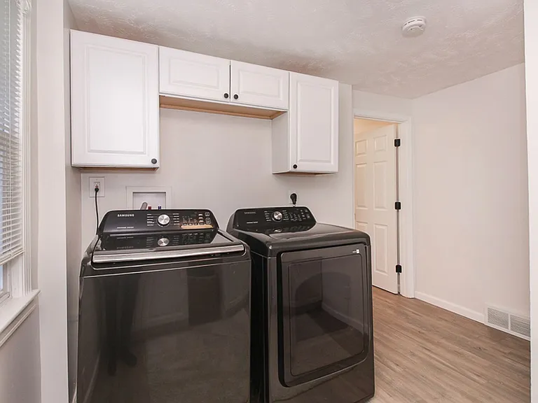 7329 Ward Rd — Photo 20