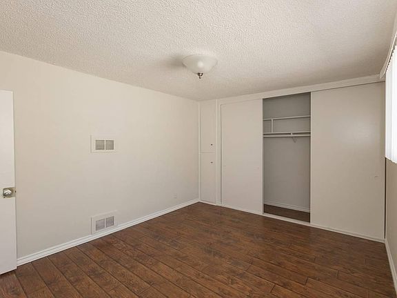 5th image of 5222 Lexington Ave #B
