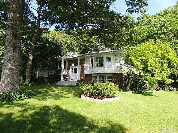 3rd image of 2 Fairbanks Ct