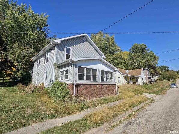 104 School St, Sparland, IL 61565