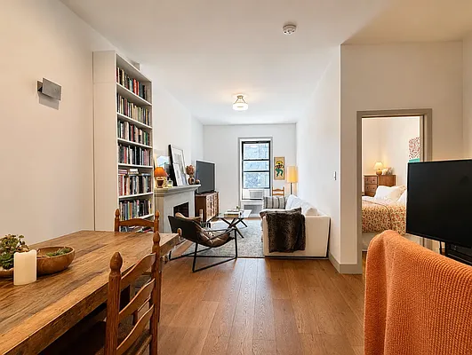 Living room, photo 1