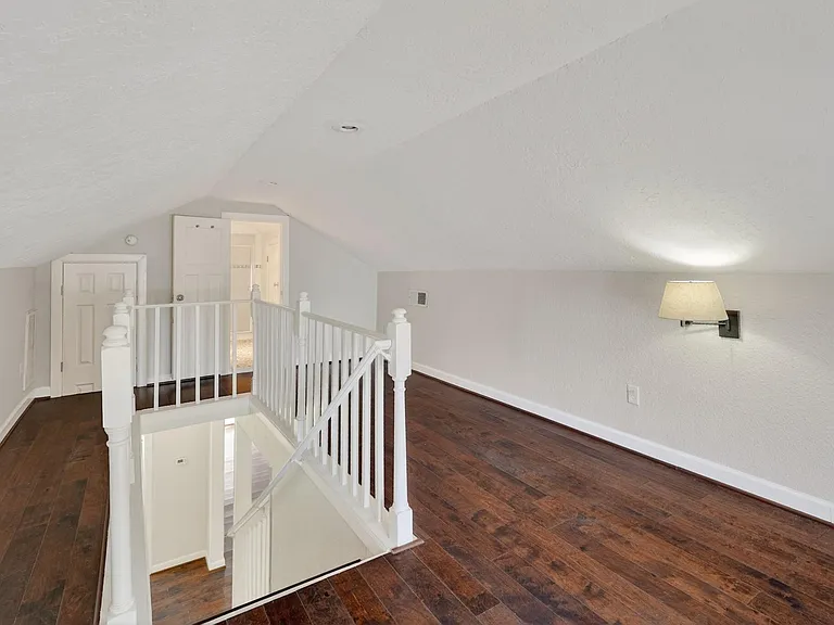 5401 N Capitol St — Photo 32