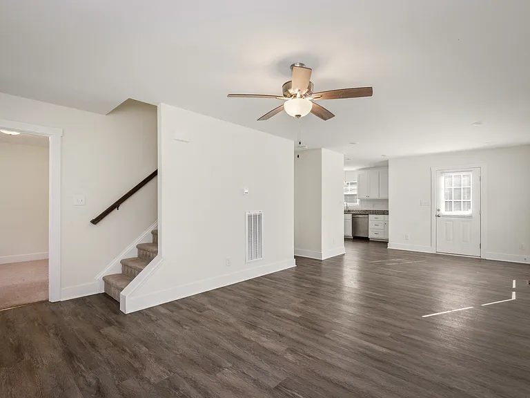 15508 Richmond St — Photo 10