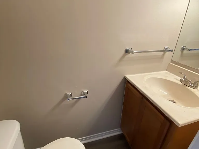 102D Kingsbury Ct — Photo 9