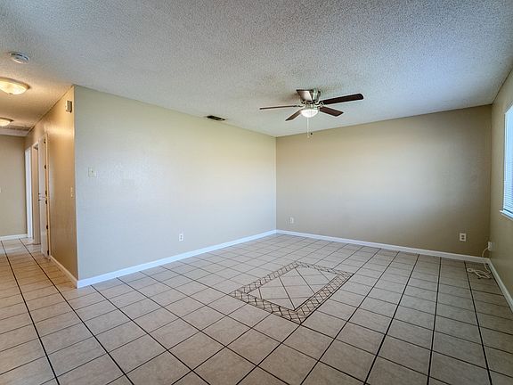 5th image of 4379 Evelyn Dr