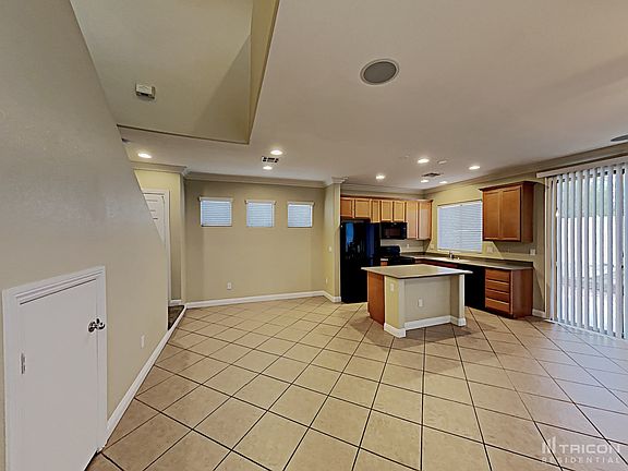 2nd image of 3664 Lakeside Villas Ave