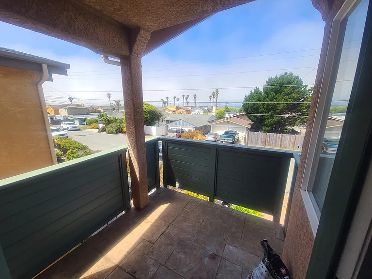 2790 Cedar Ave — Photo 3