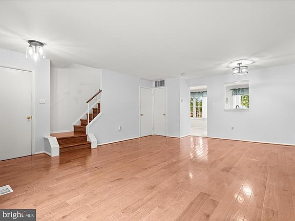 4th image of 18508 Crabapple Pl