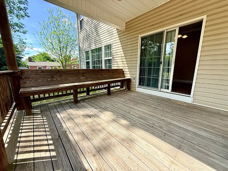 422 Jamestown Ave — Photo 24