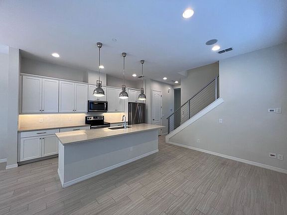 4th image of 857 Taramundi Dr