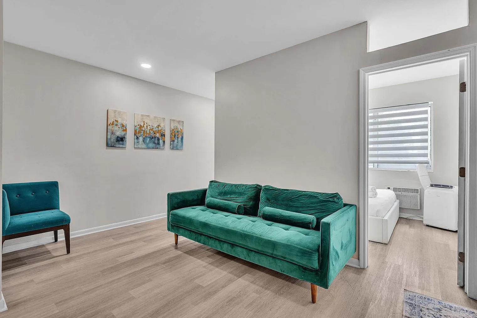 2 bed, 1.0 bath, 990 sqft, $4,431 — Photo 1