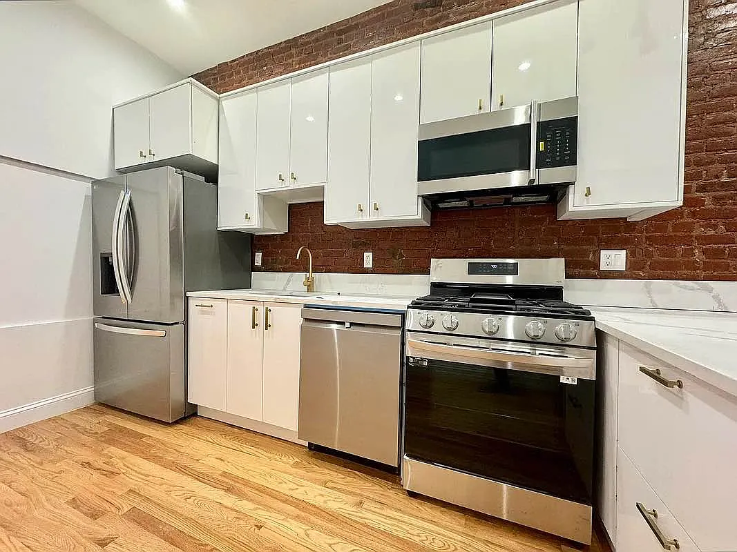 245 Kingsland Avenue — Photo 4