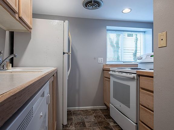 2nd image of 7035 35th Ave NE #B