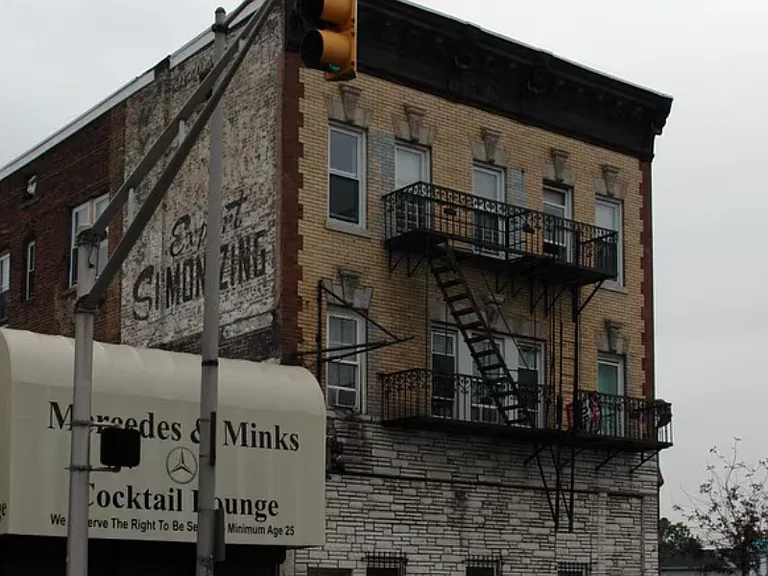 572 Springfield Ave #202A — Photo 1