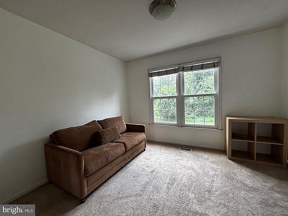 4th image of 2803 Knollside Ln