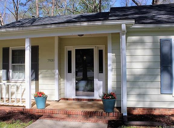 3rd image of 7939 Surreywood Pl