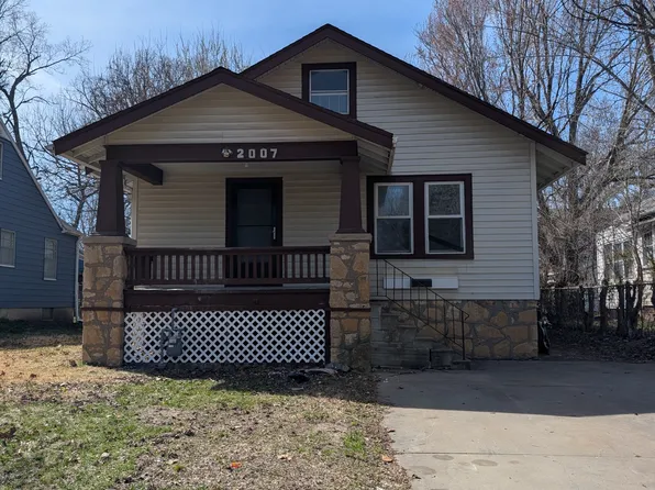 2007 SW Lane St, Topeka, KS 66604