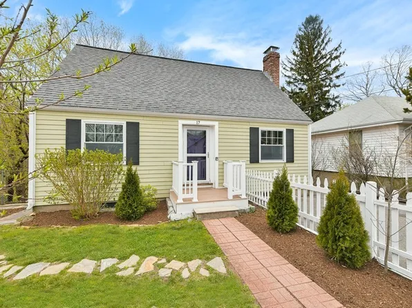 17 Commonwealth Ave, Dedham, MA 02026