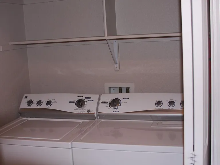 Laundry (Upstairs)