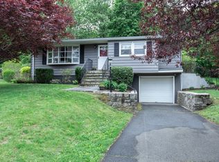 21 Henso Dr, Danbury, CT 06811