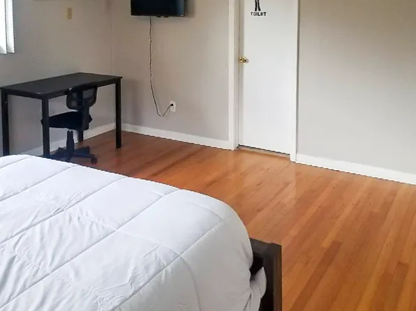 (undisclosed Address), Houston, TX 77061