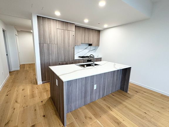 2nd image of 10232 NE 10th St Unit 915