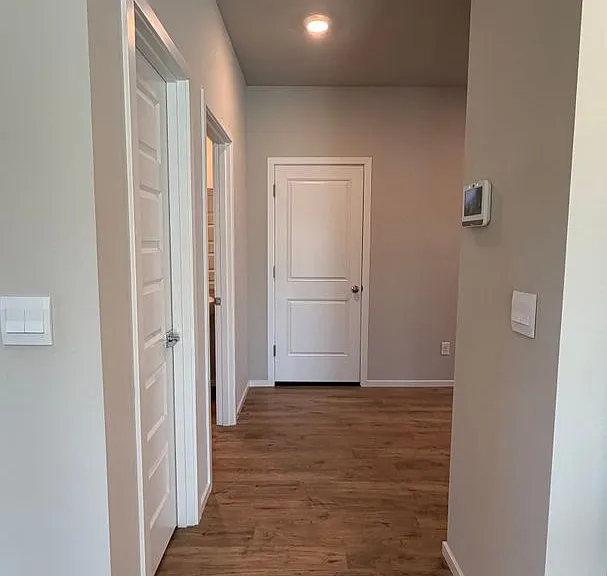 931 S Zeelar St — Photo 2