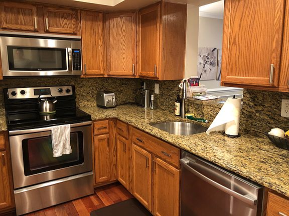 3rd image of 1516 Poplar Grove Dr