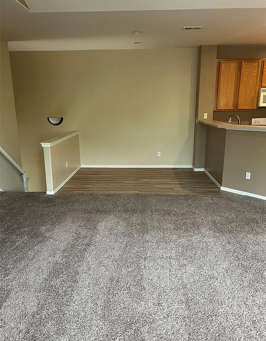 2 bed, 2.0 bath, 951 sqft, $1,795 — Photo 3