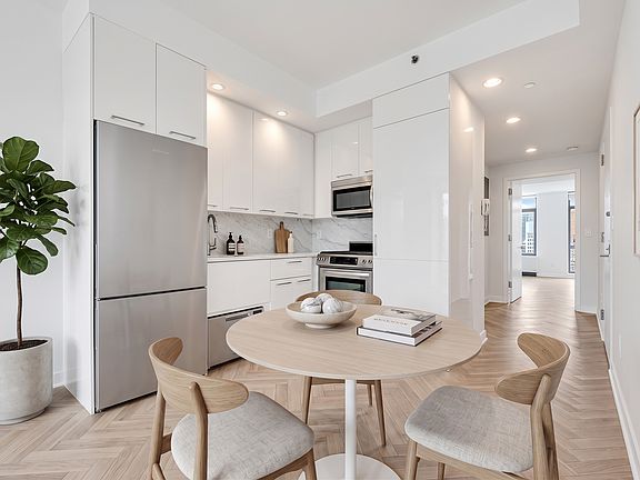 5th image of 49 E 34th St #33A